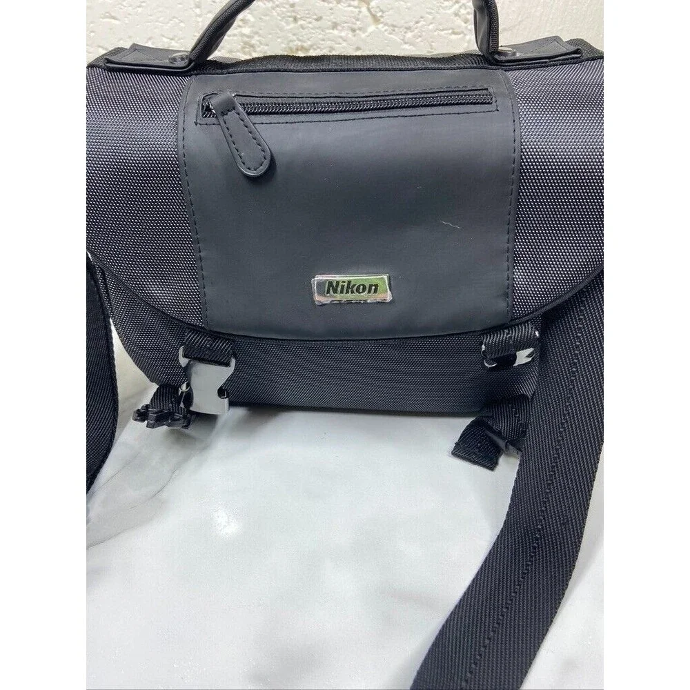 NIKON CAMERA BAG 3 COMPARTMENTS 4 POCKETS CROSSBODY BLACK 13 X 9 X 5